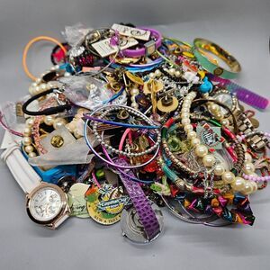 Jewelry Lot Craft Harvest Repurpose 3 lb 13 oz Watches Pins Earrings Necklaces